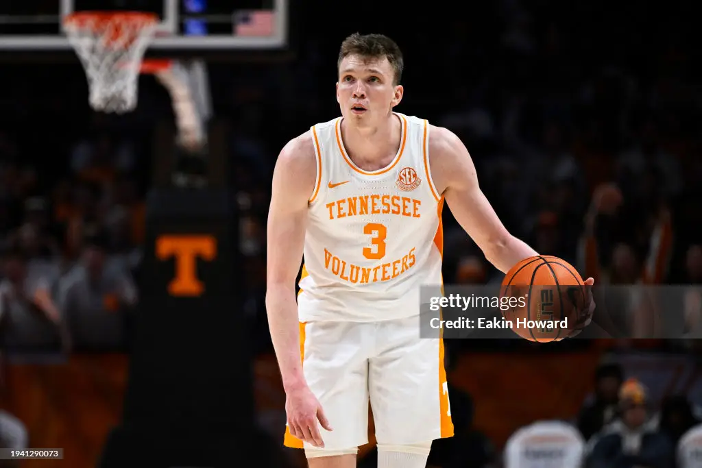 dalton knecht plays in knoxville