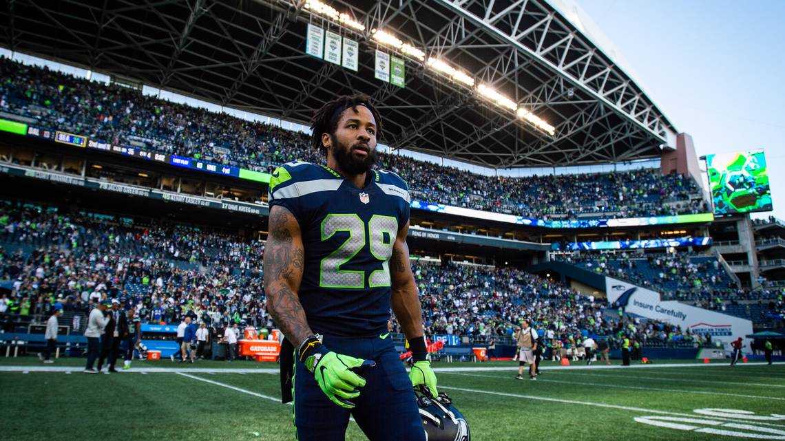  Earl Thomas Snapping Bones Is Why Players Holdout