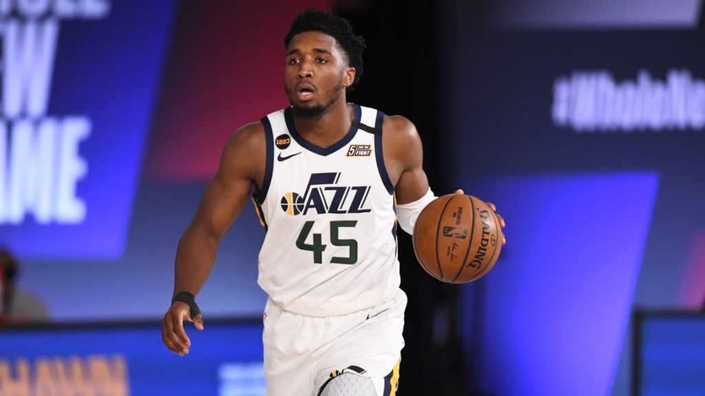 Donovan  Mitchell scored 50 points to help the Jazz take a 3-1 series lead over the Nuggets.