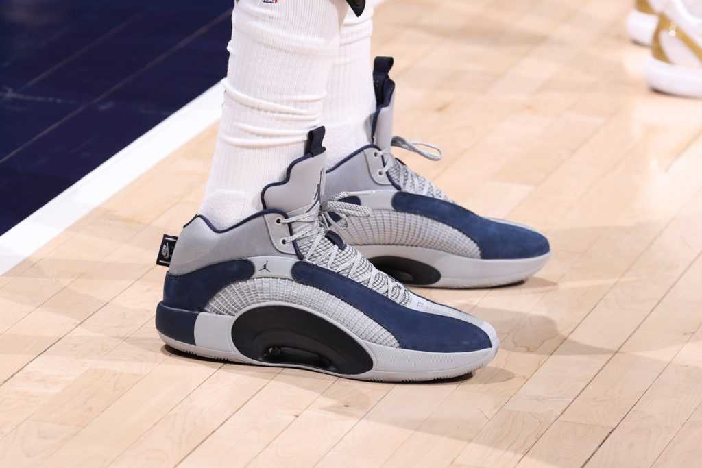 Jeff Green rocking some Georgetown themed sneakers