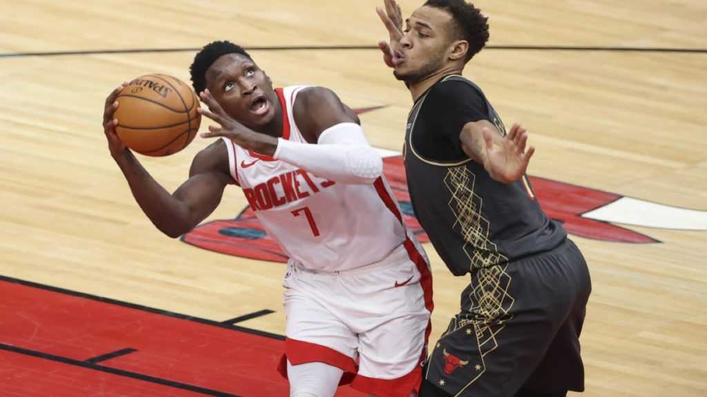 Victor Oladipo goes up for a shot during a game against the Chicago Bulls.