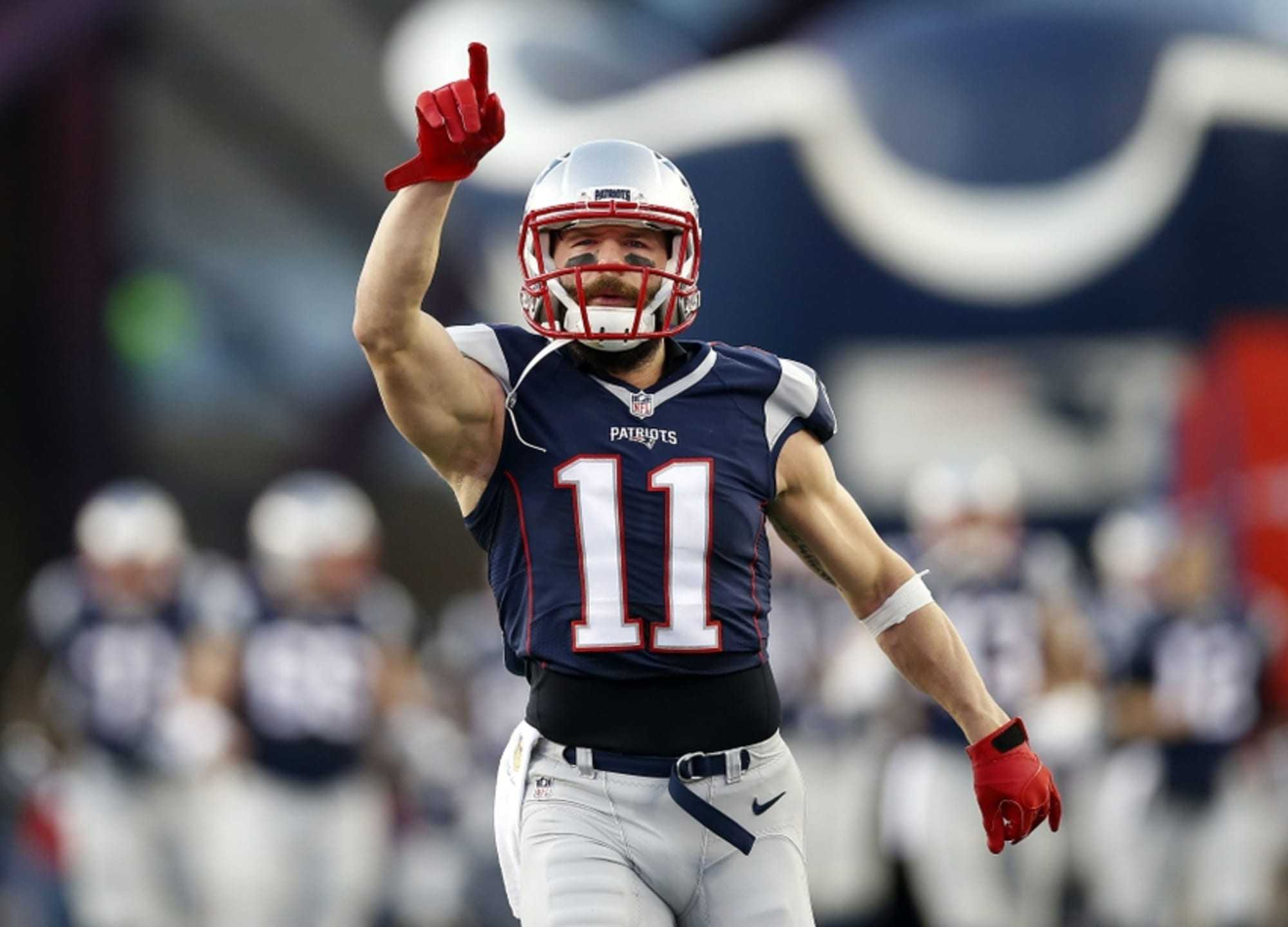 d/New England Patriots wide receiver Julian Edelman (11) warms up