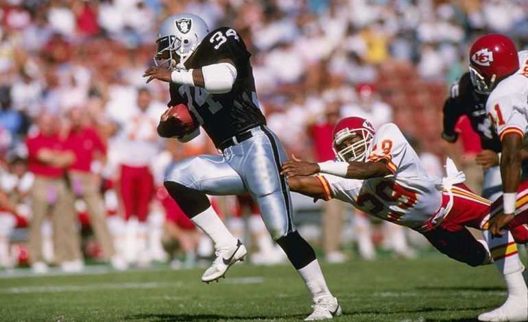  Bo Jackson Thinks He’s the Greatest NFL Player of All Time… Apparently