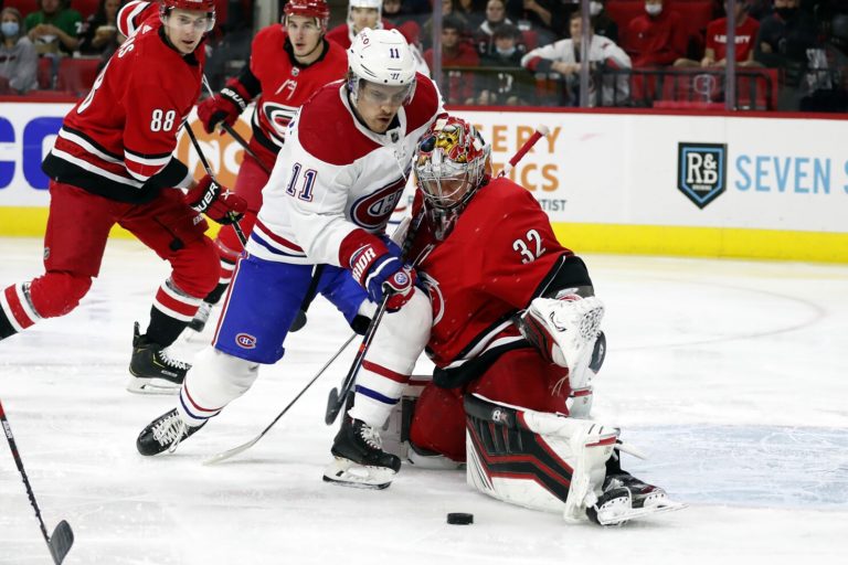 Raanta, Hurricanes End 2021 with a Shutout Win - Belly Up Sports