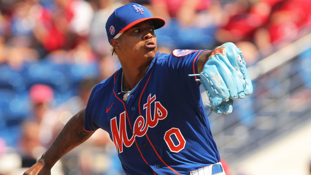 Marcus Stroman signs with the Chicago Cubs in offseason rush.