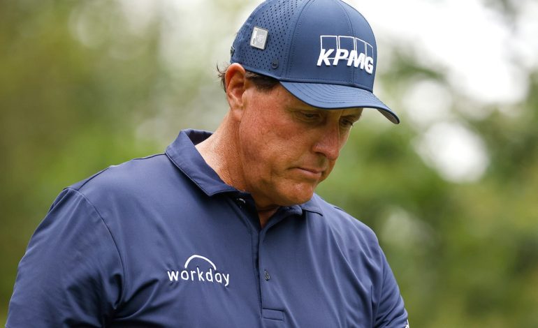  Facing the Backlash: Phil’s Out at the PGA Championship