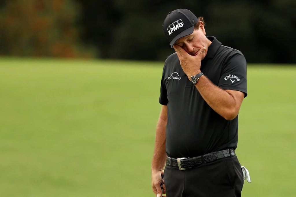 This image has an empty alt attribute; its file name is phil-mickelson-all-black-min-1024x682.jpg