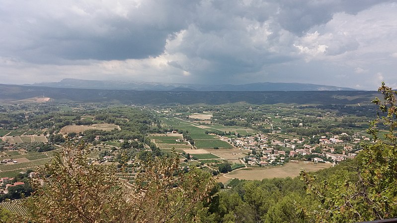 View of the Village of Le Castellet in the Var region of Southern France, 2017. (Source: Wiki) French GP
