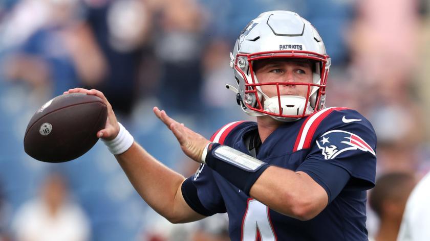 Rookie QB Bailey Zappe showed 'a lot of grit' in Patriots debut