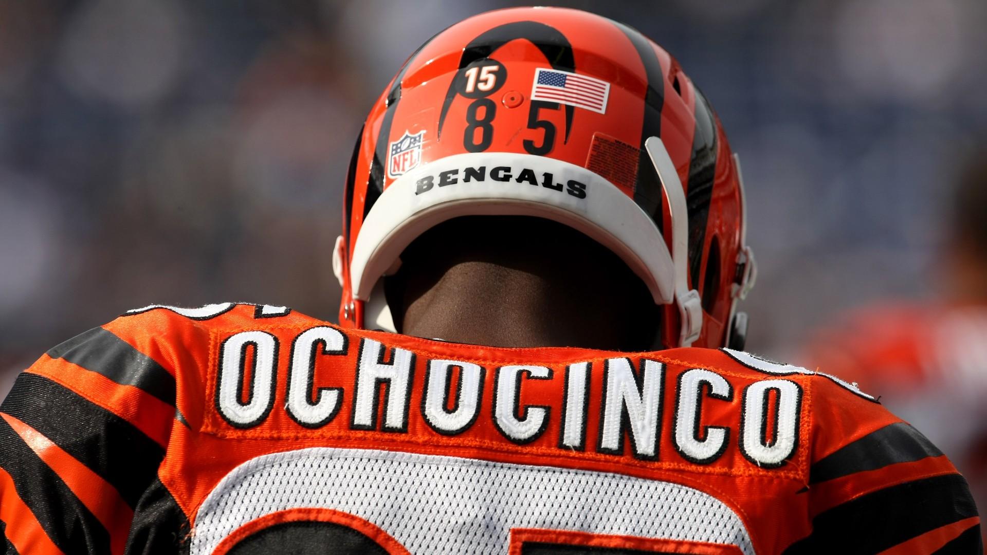 Patriots get Ochocinco in trade with Bengals