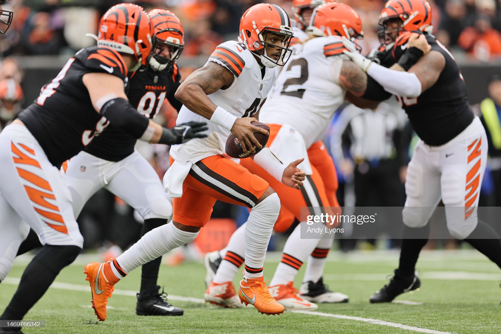 Cleveland Browns battle cross state Ohio rival Cincinnati Bengals