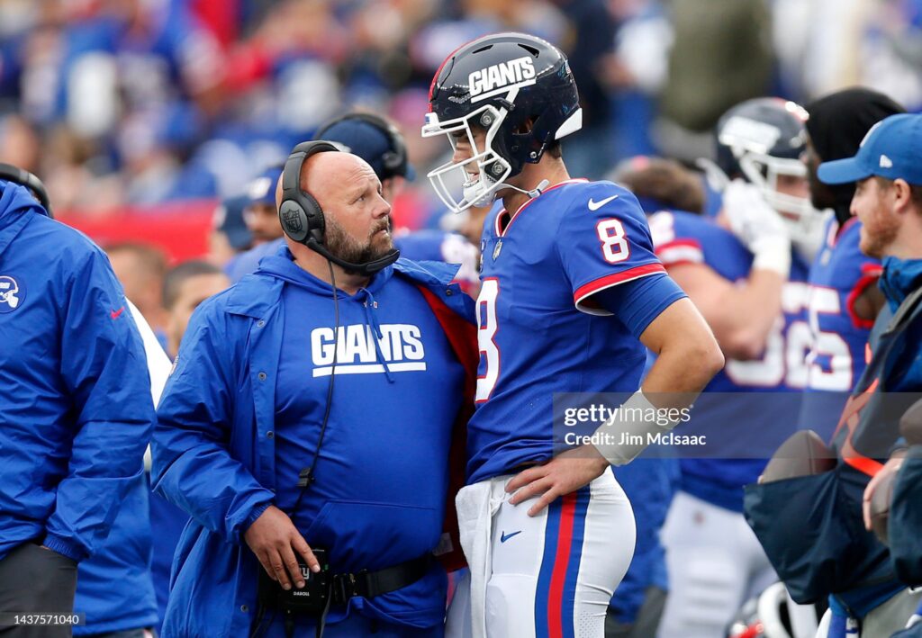 Daniel Jones of the New York Giants in action against the Washington  News Photo - Getty Images