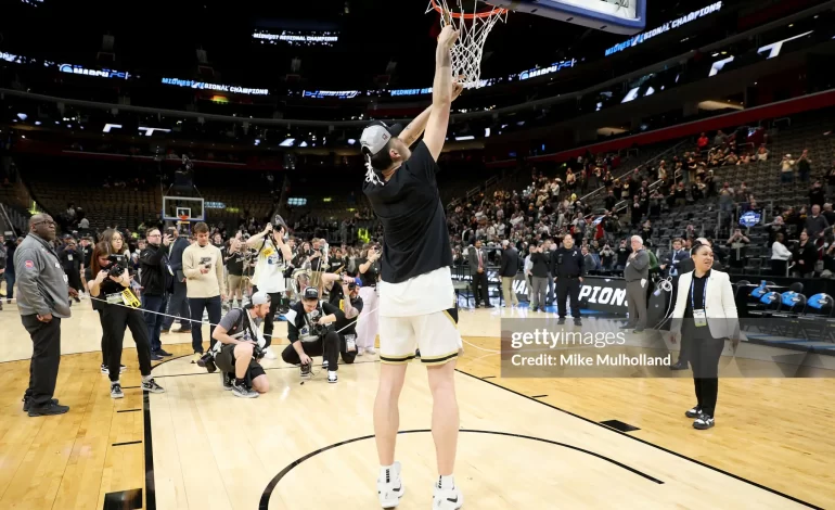  Final Four March Madness – Purdue Boilermakers vs. N.C. State Wolfpack
